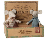 Grandma and grandpa mouse in cigar box - Maileg