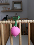 Fopspeen houder - Ramona the Radish